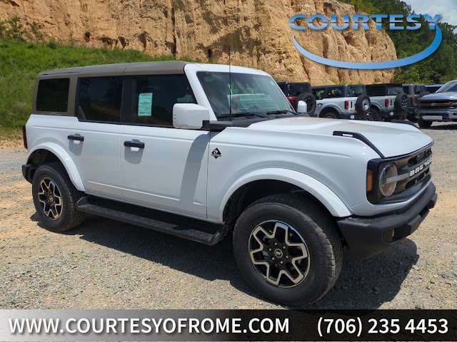 2026 Ford Bronco Outer Banks